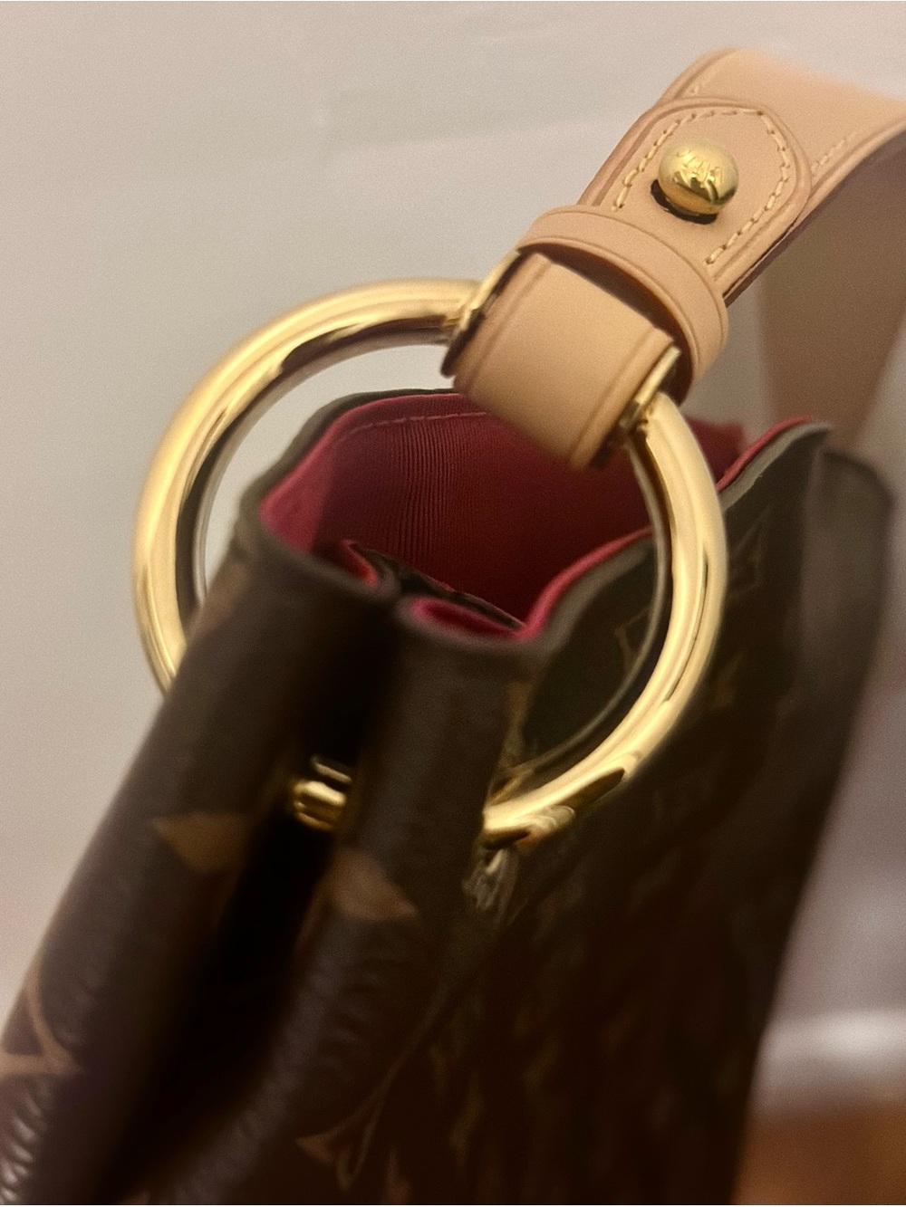 Louis Vuitton Monogram Tote with Fuchsia Interior and Natural Leather Trim. - Picture 16 of 16